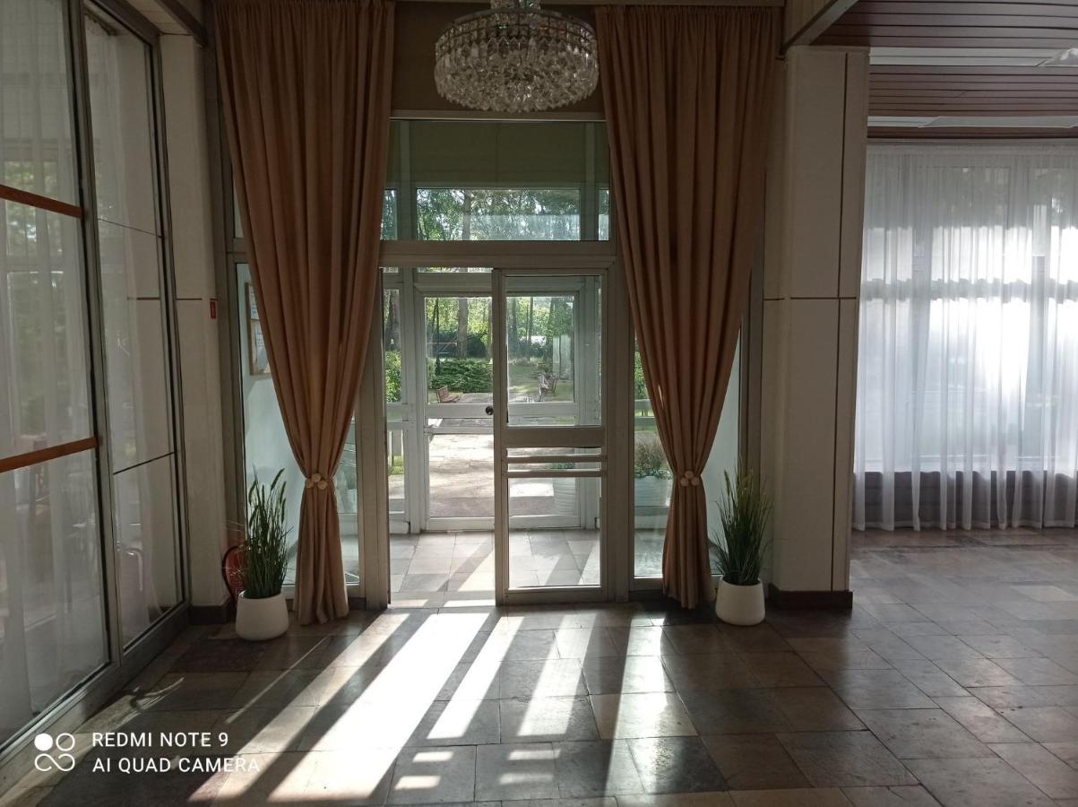 Krysztalowa Przystan Mrzeżyno Exteriör bild